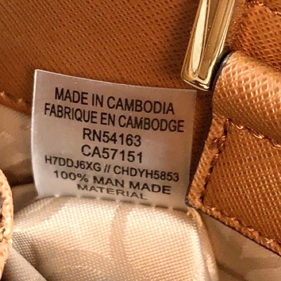 🧡New Calvin Klein 🧡 Daffodil White Shoulder bag - Picture 3 of 9